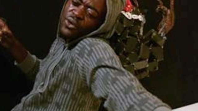 Landry Nguetsa metteur en scène du spectacle Trop c'est Trop