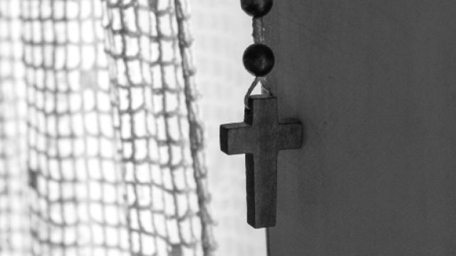 Non rosari ma 'sex toys' e oggetti non proprio devozionali sono trovati dagli investigatori in una stanza segreta dietro la canonica. Foto: pixabay