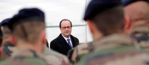 Hollande visita a las tropas francesas en Irak