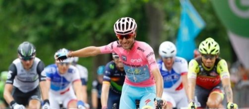 Vincenzo Nibali in maglia rosa: anche il Giro è tra le corse trasmesse da Eurosport