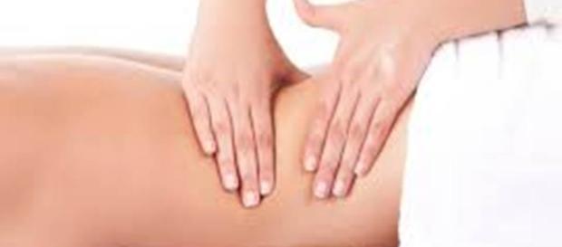 através da massagem podemos obter benefícios no corpo, alma e mente. através da massagem podemos obter benefícios no corpo, alma e mente.
