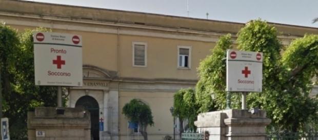 Catania, picchiano medico di turno al Pronto soccorso Catania, picchiano medico di turno al Pronto soccorso
