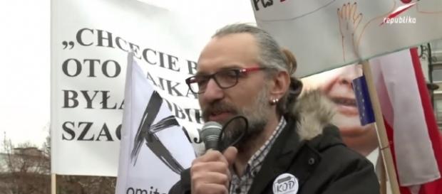 Czy Kijowski chce zastąpić krzyż półksiężycem? Czy Kijowski chce zastąpić krzyż półksiężycem?