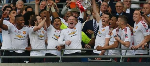 Manchester United é o atual campeão Manchester United é o atual campeão
