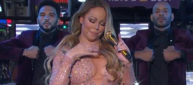 Mariah Carey paga mico em apresentação - Google Mariah Carey paga mico em apresentação - Google