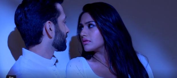 Shivaay and Anika get cozy (Youtube screen grab) Shivaay and Anika get cozy (Youtube screen grab)
