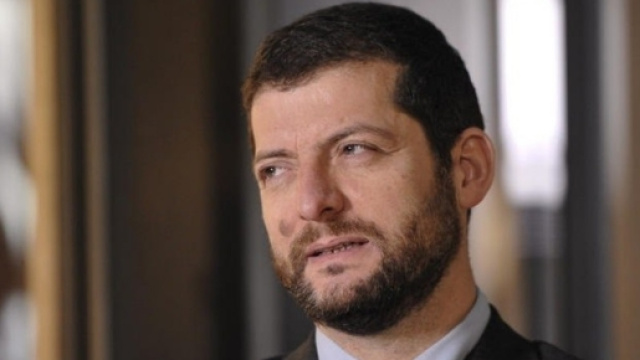 Andrea Romano parla dei referendum sul Lavoro (foto: unita.tv)