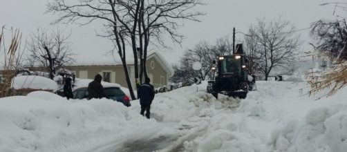 I mezzi dell'Esercito sono al lavoro in Abruzzo, in aiuto alle popolazioni colpite dal terremoto - Credits: Ministero della Difesa