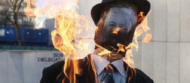 Czy Kaczyński stał się celem nowoczesnego polowania na czarownice? (foto: gazeta.pl) Czy Kaczyński stał się celem nowoczesnego polowania na czarownice? (foto: gazeta.pl)