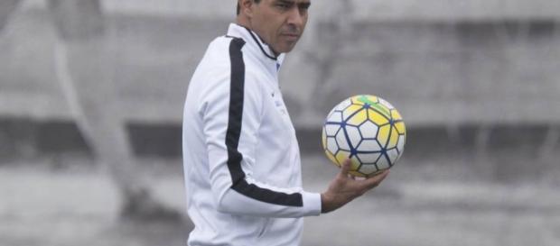 Em treino preparatório para jogo contra o São Paulo, Carille muda o time Em treino preparatório para jogo contra o São Paulo, Carille muda o time
