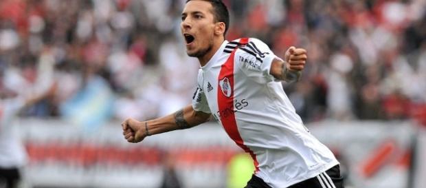 Grêmio está interessado em Vangioni, campeão da Libertadores com o River Grêmio está interessado em Vangioni, campeão da Libertadores com o River