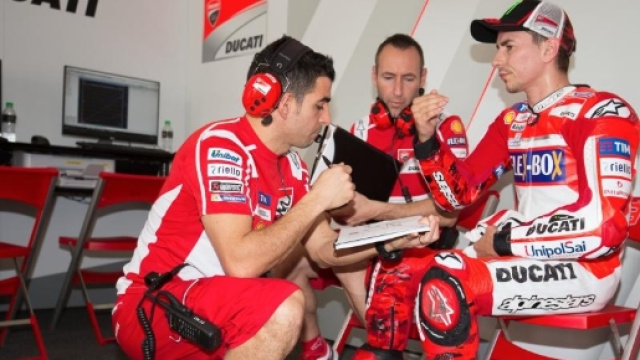 Prime difficoltà per Jorge Lorenzo