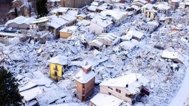 Terremoto e neve, Centro Italia in ginocchio: almeno un morto e un ... - lastampa.it