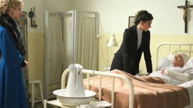 Una Vita, puntate spanole al 27-01: Cayetana tenta di uccidere la madre