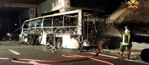 L'autobus ungherese schiantatosi sulla A4