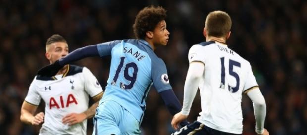 Leroy Sané (Manchester City) e Eric Dier (Tottenham Hotspur) fizeram uma grande partida no Etihad Stadium. Leroy Sané (Manchester City) e Eric Dier (Tottenham Hotspur) fizeram uma grande partida no Etihad Stadium.