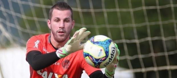 Paulo Victor em um de seus últimos treinamentos no Ninho do Urubu, em foto tirada esta semana. (Foto: Gilvan de Souza/Reprodução Globoesporte.com) Paulo Victor em um de seus últimos treinamentos no Ninho do Urubu, em foto tirada esta semana. (Foto: Gilvan de Souza/Reprodução Globoesporte.com)