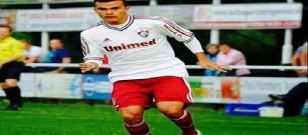 Retornando após um longo período de empréstimos, Lucas Fernandes vem correspondendo e pode ganhar uma vaga entre os titulares no Flu (Foto: O Gol) Retornando após um longo período de empréstimos, Lucas Fernandes vem correspondendo e pode ganhar uma vaga entre os titulares no Flu (Foto: O Gol)