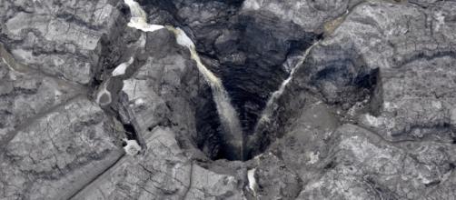 Massive sinkhole drains contaminated water into Floridan aquifer ... - wfla.com