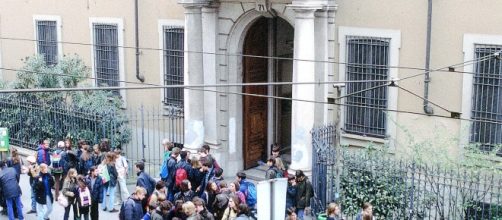 Milano, costola incrinata per alunna del Collegio San Carlo