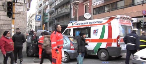 Roma: auto contro ambulanza, muore paziente (foto di repertorio)