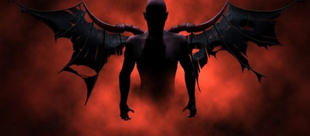 Coisas assustadoras feitas em nome do Diabo Coisas assustadoras feitas em nome do Diabo