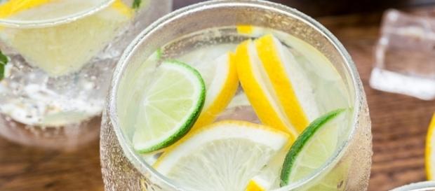 Refrescancia, sabor e delicadeza nesta água aromatizada. Refrescancia, sabor e delicadeza nesta água aromatizada.