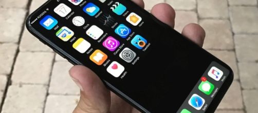 The iPhone 8 could use dual vertical cameras to put a DSLR-killer ... - bgr.com