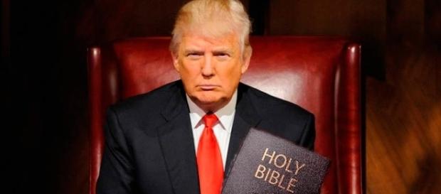 Donald Trump tem sua política conservadora baseada em conceitos cristãos Donald Trump tem sua política conservadora baseada em conceitos cristãos