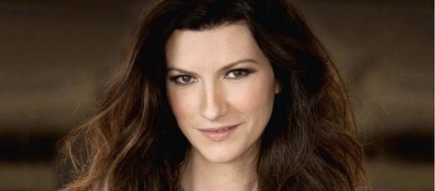 Laura Pausini: "Simili è una perla in mezzo al catrame che stiamo ... - arcinews.com Laura Pausini: "Simili è una perla in mezzo al catrame che stiamo ... - arcinews.com