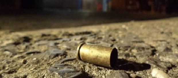 No Brasil a média é de 170 mortes violentas por dia. Brasil está entre os países mais violentos do mundo. No Brasil a média é de 170 mortes violentas por dia. Brasil está entre os países mais violentos do mundo.