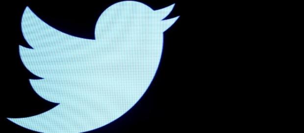 Twitter users suddenly find themselves followers of @POTUS during Trump account handover / Photo from 'The Mirror' - mirror.co.uk Twitter users suddenly find themselves followers of @POTUS during Trump account handover / Photo from 'The Mirror' - mirror.co.uk