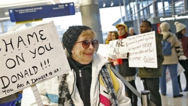 L'Onu: &ldquo;Il bando sugli immigrati di Trump &egrave; meschino&rdquo;. May conferma la ... - lastampa.it