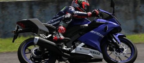 Yamaha R15 tem visual inspirado na família Yamaha R