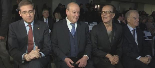 Da esquerda para a direita: Pedro Passos Coelho, Jorge Nuno Pinto da Costa, Maria José Ritta e Jorge Sampaio. Da esquerda para a direita: Pedro Passos Coelho, Jorge Nuno Pinto da Costa, Maria José Ritta e Jorge Sampaio.
