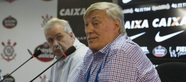 Diretoria do Timão acerta a contratação de mais um jogador Diretoria do Timão acerta a contratação de mais um jogador