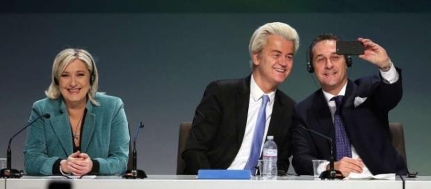 EU | Petry und Le Pen erstmals zusammen auf deutscher Bühne - geschichtedergegenwart.com EU | Petry und Le Pen erstmals zusammen auf deutscher Bühne - geschichtedergegenwart.com