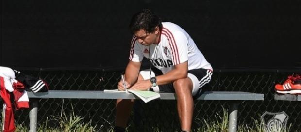 Gallardo siempre atento a los detalles Gallardo siempre atento a los detalles