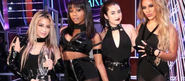 Grande sucesso do pop, as meninas não economizam em sensualidade Grande sucesso do pop, as meninas não economizam em sensualidade