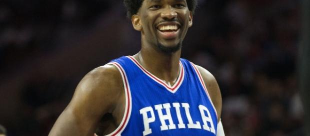Joel Embiid y la sonrisa del jugón (vía USA Today) Joel Embiid y la sonrisa del jugón (vía USA Today)