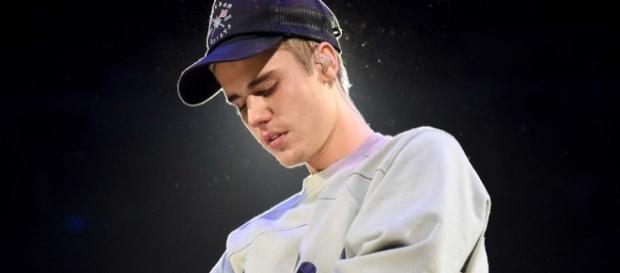 Justin Bieber está sobrecarregado Justin Bieber está sobrecarregado