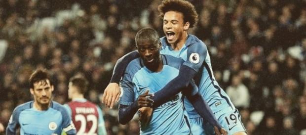 Leroy Sané comemorando o gol de pênali de Yaya Toure. Leroy Sané comemorando o gol de pênali de Yaya Toure.