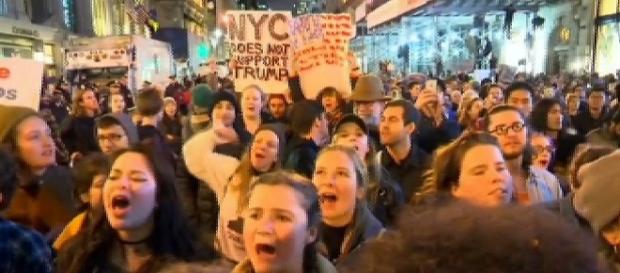 Protestas contra Donald Trump por todo Estados Unidos - lavozdegalicia.es Protestas contra Donald Trump por todo Estados Unidos - lavozdegalicia.es