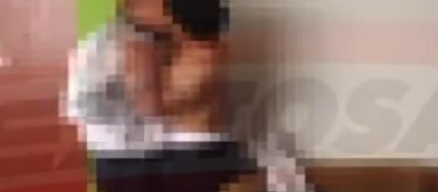 Vídeo de estudantes militares em relação dentro da escola - Google Vídeo de estudantes militares em relação dentro da escola - Google