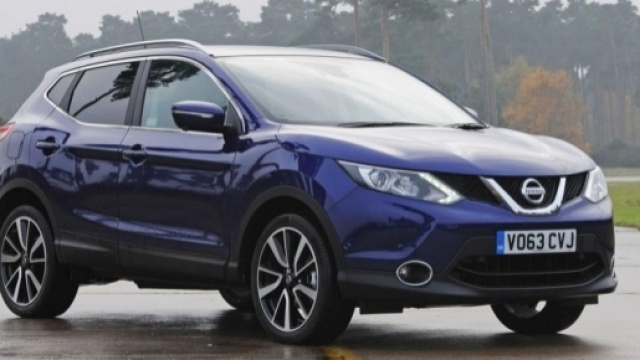 Nissan Qashqai - pictures | Nissan Qashqai 2014 front | Auto Express - autoexpress.co.uk