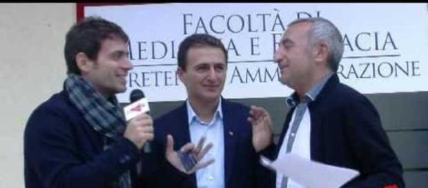 Cezar Bichescu în timpul unui interviu acordat presei italiene Cezar Bichescu în timpul unui interviu acordat presei italiene