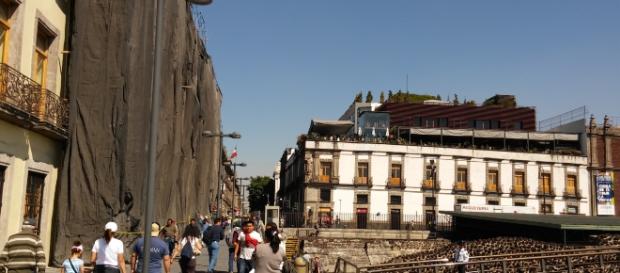 Los vecinos y paseantes fluyen hasta la Seminario por la renovada banqueta Los vecinos y paseantes fluyen hasta la Seminario por la renovada banqueta