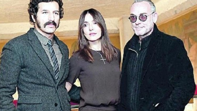 Ambra Angiolini in 'Tradimenti' al Manzoni: regia di Michele Placido - leggo.it