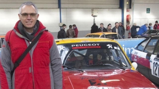 Carlos TAVARES, PDG de Peugeot-Citroën au départ sur une 104 ZS2