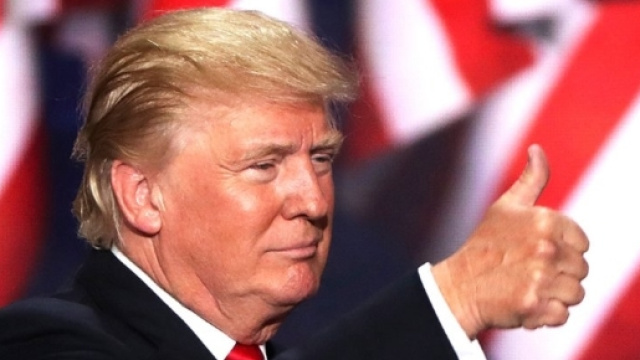 Donald Trump: "Oggi è un grande giorno, costruiremo il muro" (foto reporter.com)